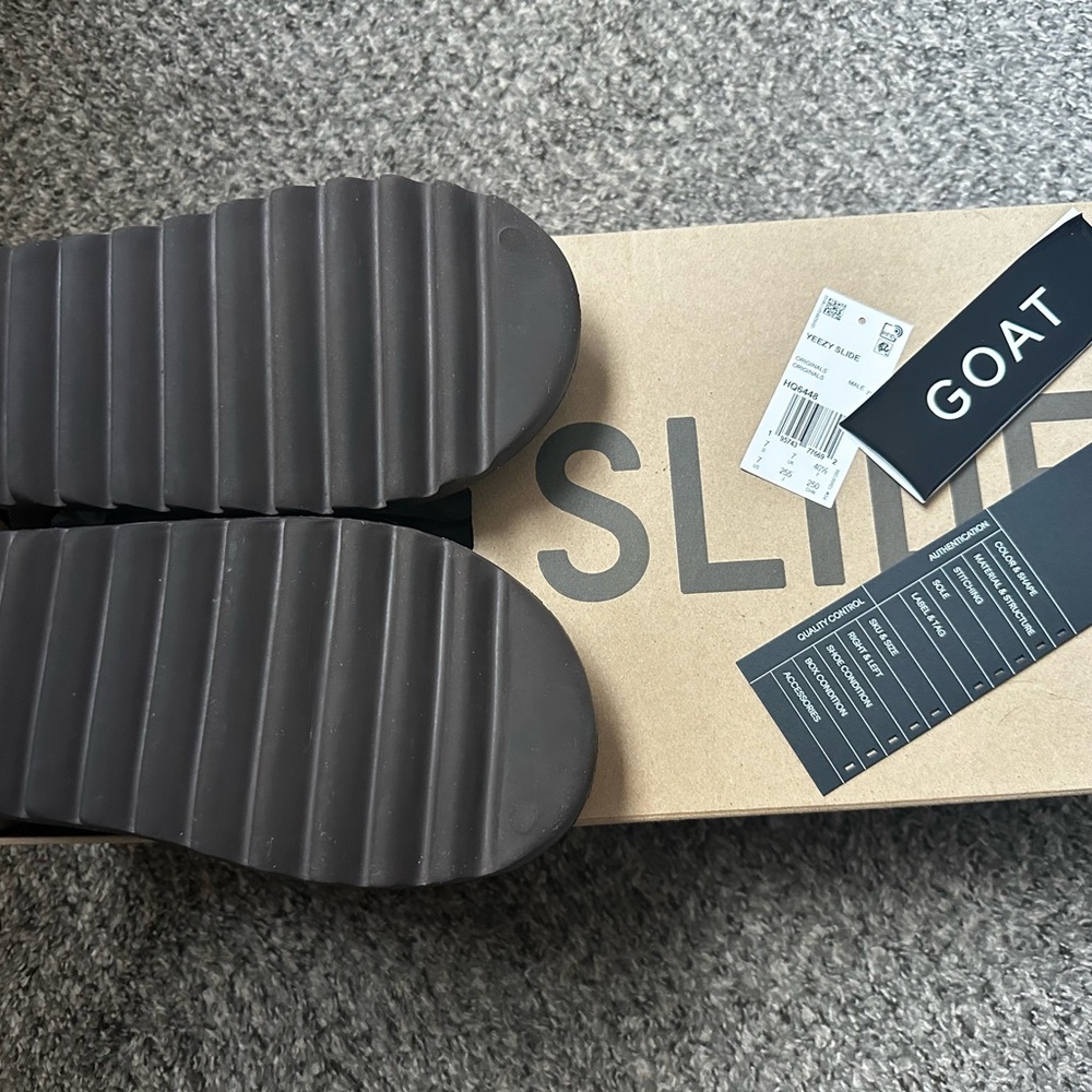 Yeezy Men's Dk Brown (soot) Slides - Picture 2 of 3